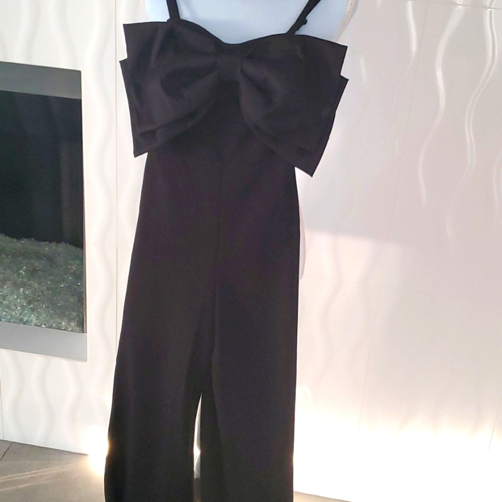 WOW LARGE ADORABLE BOW JUMPSUIT XS
